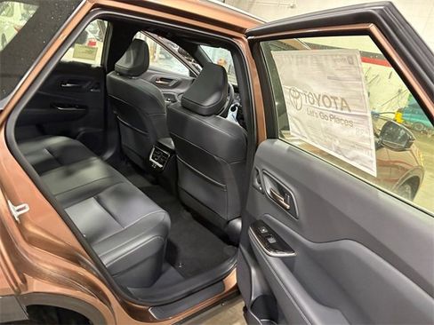 New 2025 Toyota Crown Signia image 20