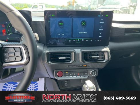 Used 2025 Ford Mustang Coupe RWD image 10