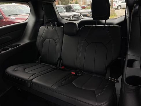 New 2026 Chrysler Voyager LX image 21