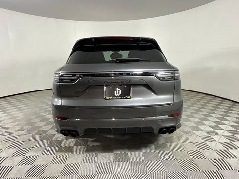 Used 2022 Porsche Cayenne GTS image 4