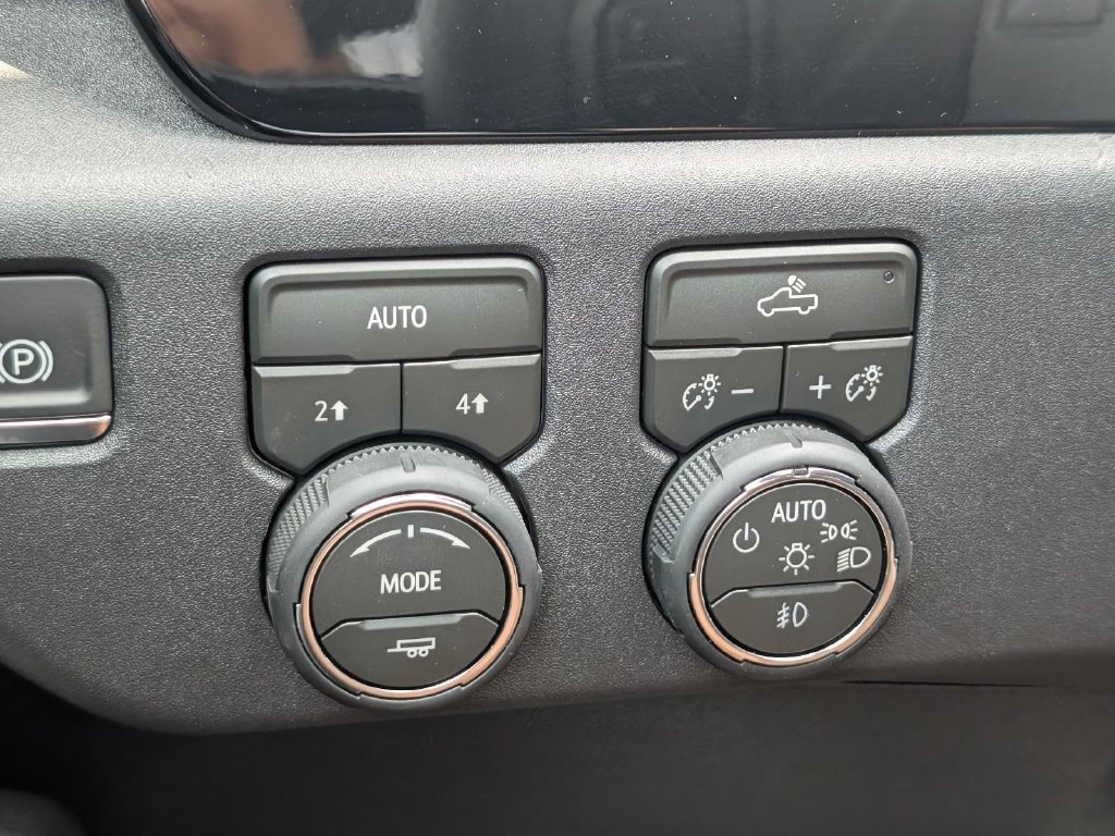 Used 2026 Chevrolet Silverado 1500 RST w/ RST Select Package AWD/4WD image 25