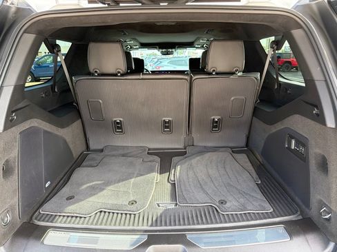 Used 2025 Cadillac Escalade ESV Sport Platinum w/ LPO, ONYX Package AWD/4WD image 12