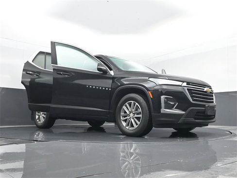 Used 2023 Chevrolet Traverse LT image 34
