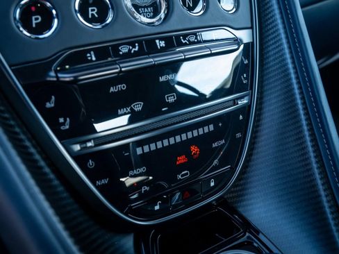 Used 2023 Aston Martin DBS Coupe image 27