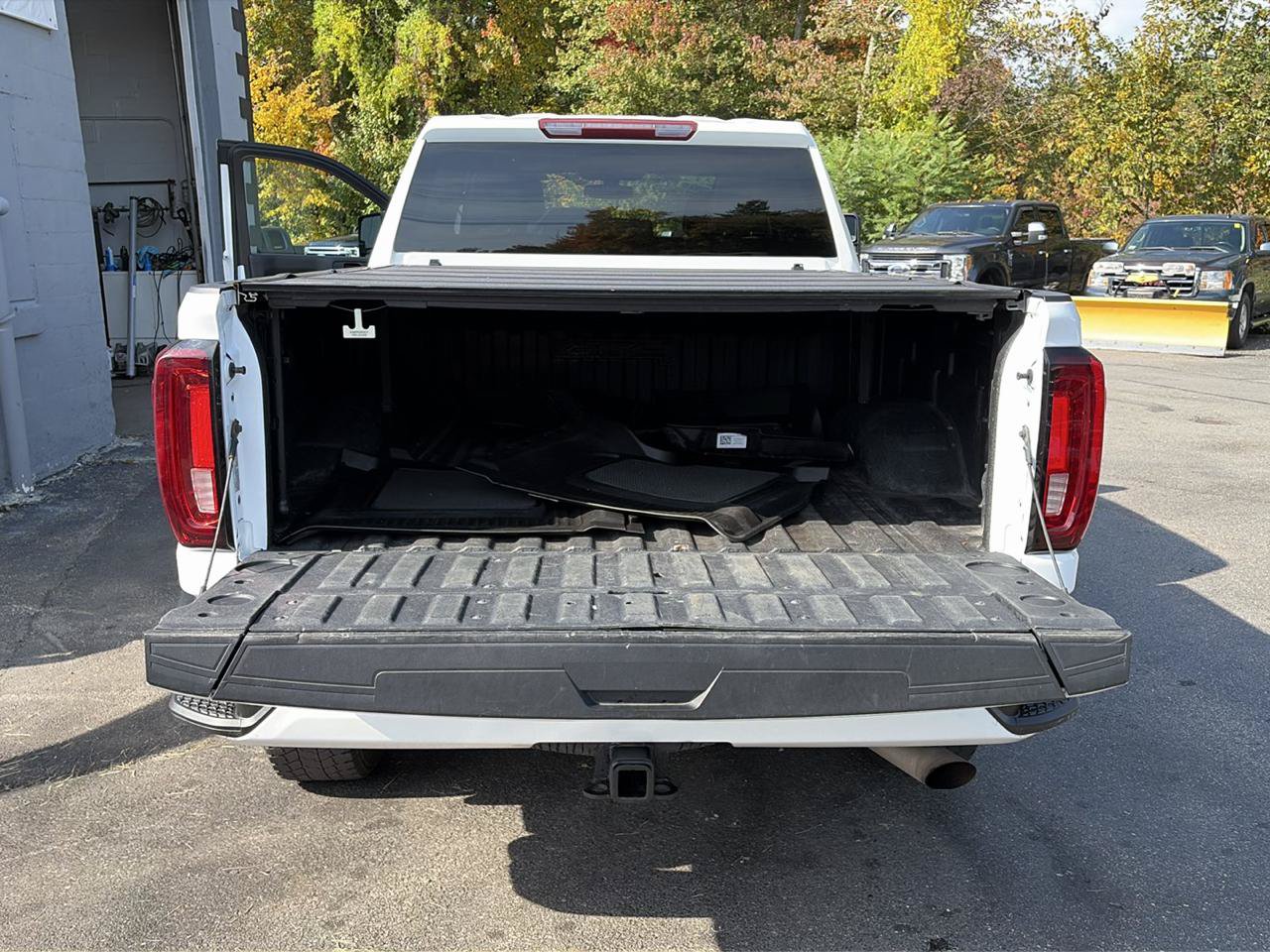 Used 2023 GMC Sierra 3500 AT4 AWD/4WD image 10