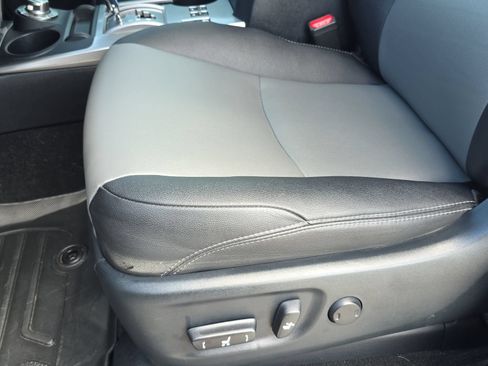 Used 2022 Toyota 4Runner SR5 Premium w/ Moonroof Package AWD/4WD image 26