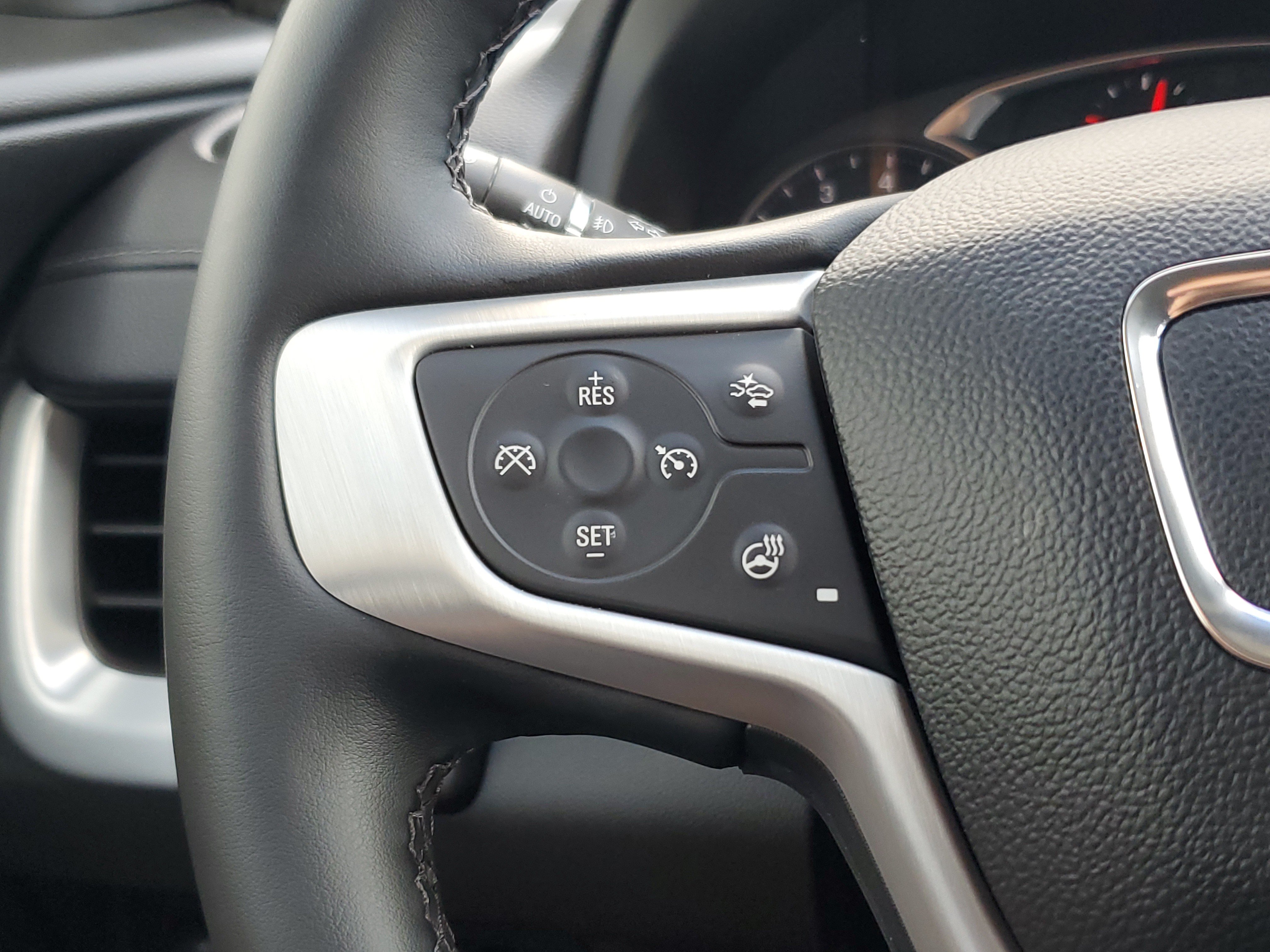 Used 2023 GMC Terrain SLT w/ Tech Package FWD image 25