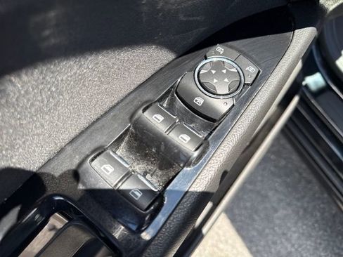 Used 2016 Ford Fusion SE FWD image 23