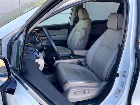 Used 2022 Honda Odyssey Elite image 7