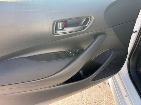 Used 2025 Toyota Corolla LE FWD image 21