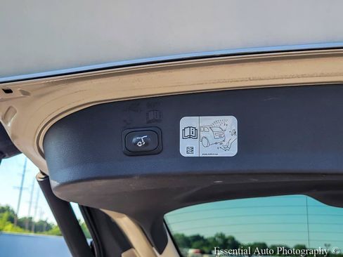 Used 2017 Ford Escape Titanium FWD image 29