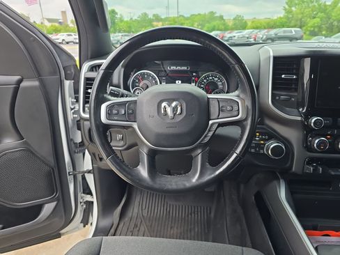 Used 2022 RAM 1500 Big Horn AWD/4WD image 11