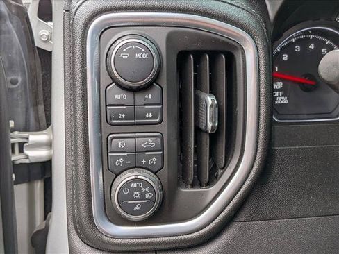Used 2021 Chevrolet Silverado 1500 LT Trail Boss w/ Convenience Package II AWD/4WD image 17