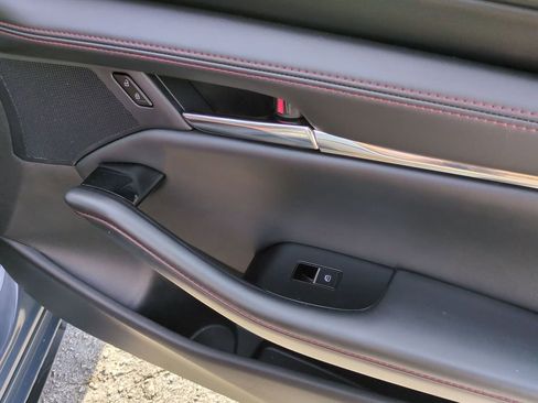 Used 2024 MAZDA MAZDA3 s image 29