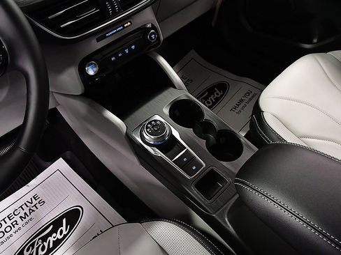 New 2025 Ford Escape SE w/ PHEV Premium Package image 22