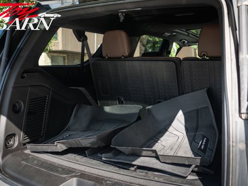 Used 2023 Chevrolet Suburban High Country AWD/4WD image 41