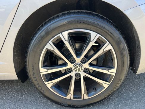 Used 2025 Volkswagen Jetta Sport image 28