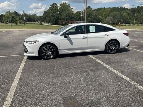 Used 2019 Toyota Avalon XSE w/ Carpet Mat Package FWD image 13