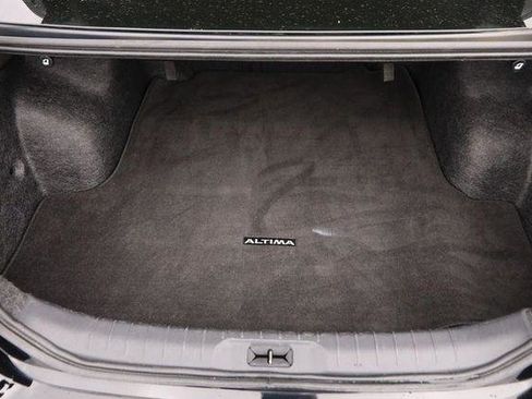 Used 2025 Nissan Altima 2.5 SV FWD image 7