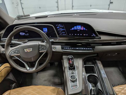 Used 2023 Cadillac Escalade Premium Luxury image 19