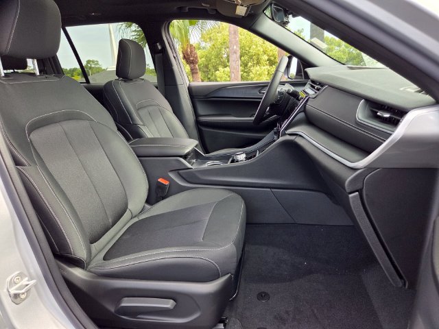 New 2026 Jeep Grand Cherokee Laredo X RWD image 18