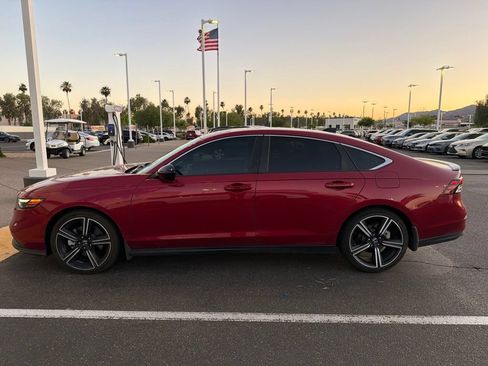 Used 2023 Honda Accord Sport image 2