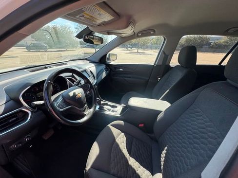 Used 2018 Chevrolet Equinox LT image 9