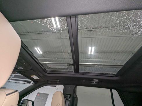 Certified 2021 Cadillac Escalade Premium Luxury image 19