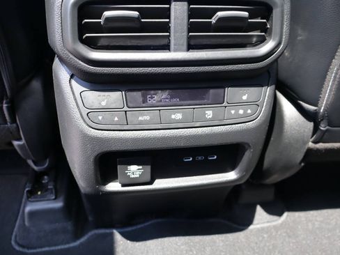 Used 2025 Honda Pilot Elite image 16