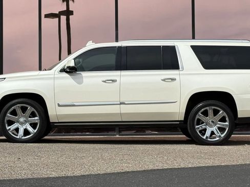 Used 2015 Cadillac Escalade ESV Premium AWD/4WD image 6
