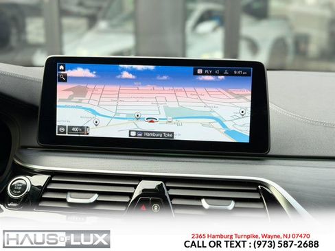 Used 2021 BMW M550i xDrive w/ Dynamic Handling Package image 31