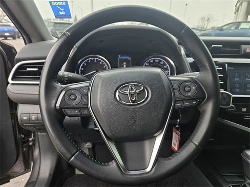 Used 2018 Toyota Camry LE image 27