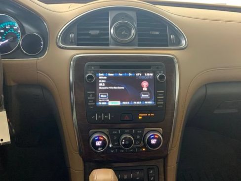 Used 2017 Buick Enclave Leather AWD/4WD image 4