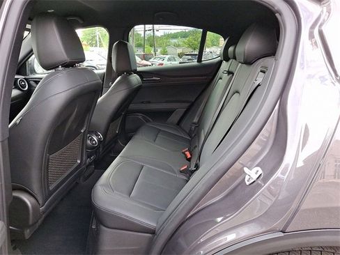 Used 2024 Alfa Romeo Stelvio Sprint image 10