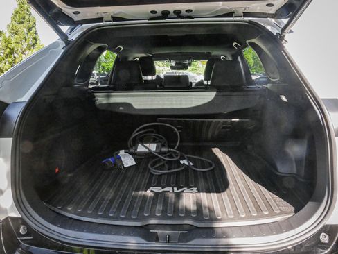 Used 2023 Toyota RAV4 XSE w/ Weather Package image 31