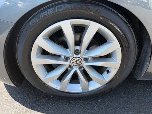 Used 2014 Volkswagen Beetle TDI FWD image 14