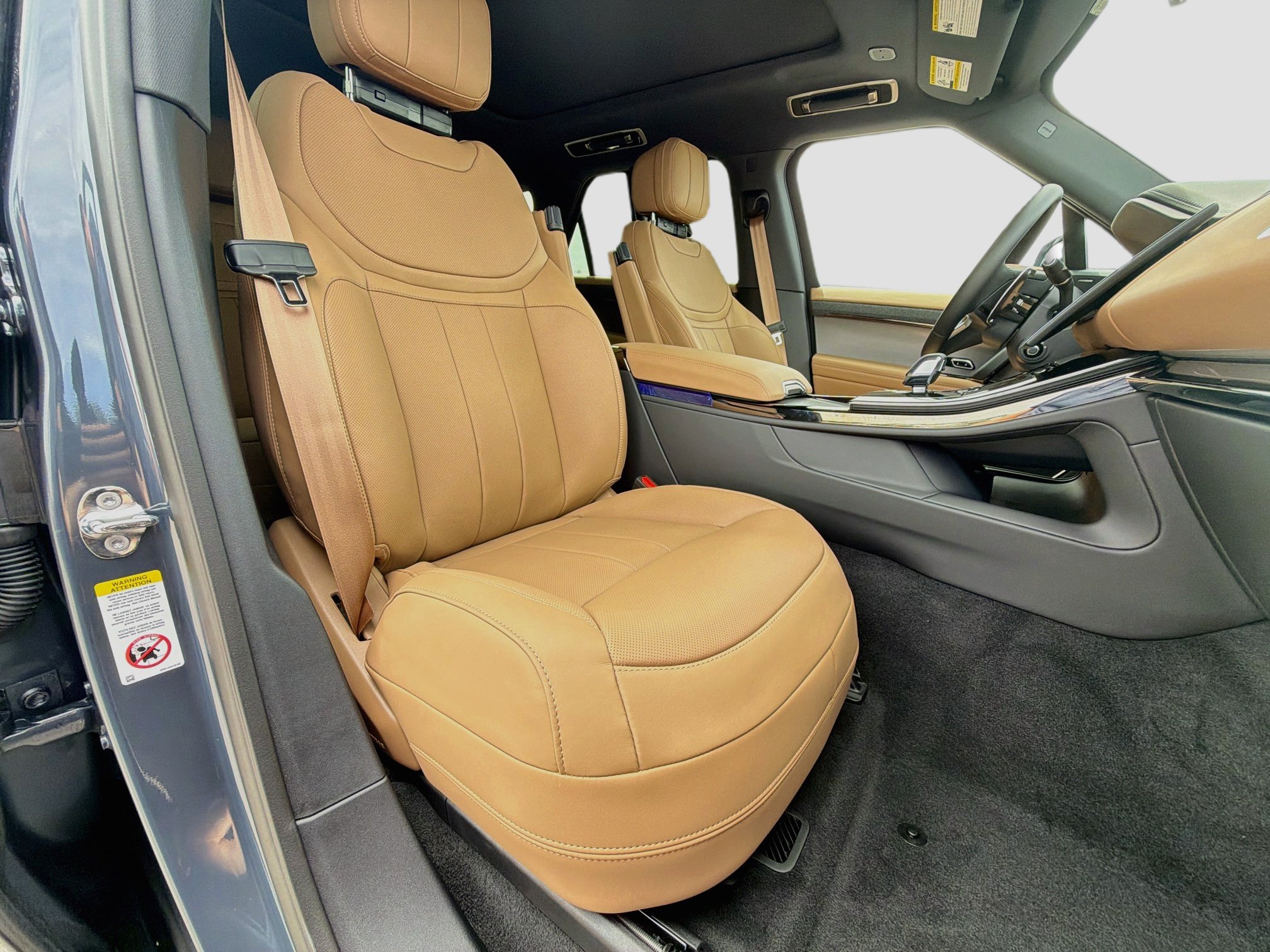New 2027 Land Rover Range Rover Sport SE AWD/4WD image 16