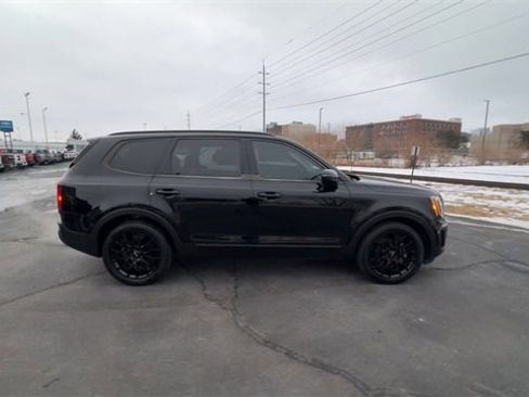 Used 2022 Kia Telluride SX w/ SX Prestige Package image 9