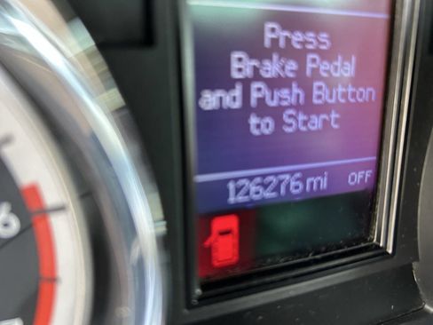 Used 2011 Dodge Durango Crew image 3