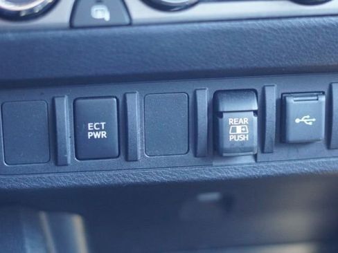 Used 2023 Toyota Tacoma TRD Off-Road image 32