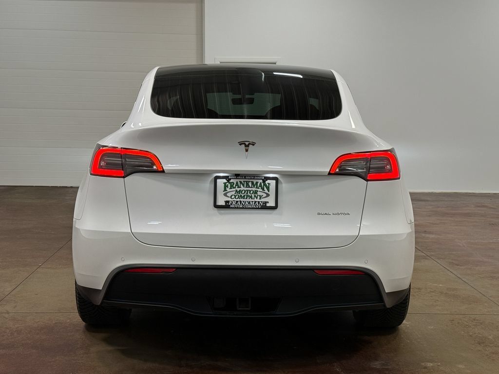 Used 2021 Tesla Model Y Long Range AWD/4WD image 24