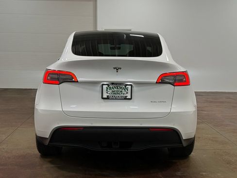 Used 2021 Tesla Model Y Long Range AWD/4WD image 24