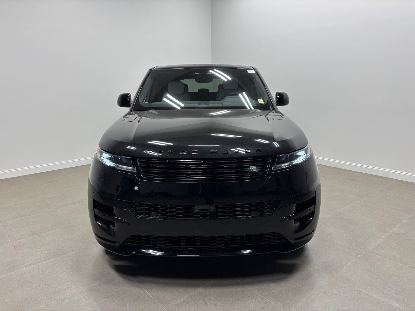 New 2027 Land Rover Range Rover Sport Dynamic SE AWD/4WD image 3