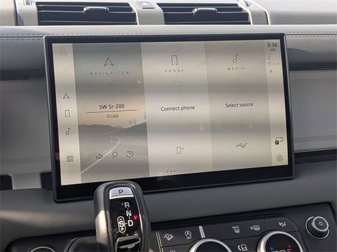 Used 2025 Land Rover Defender 130 X-Dynamic SE image 18