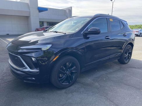 Used 2024 Buick Encore GX Sport Touring FWD image 1
