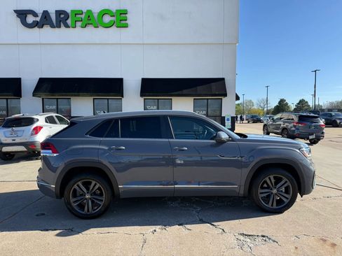 Used 2021 Volkswagen Atlas Cross Sport SE w/ Panoramic Sunroof Package image 18