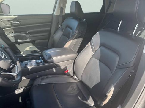 Used 2022 Nissan Pathfinder SL image 22