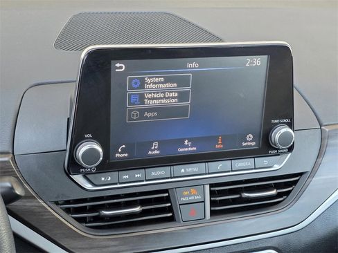 Used 2024 Nissan Altima 2.5 SV image 12