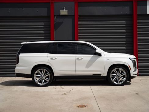 Used 2025 Cadillac Escalade Sport Platinum w/ LPO, Floor Liner Package image 10