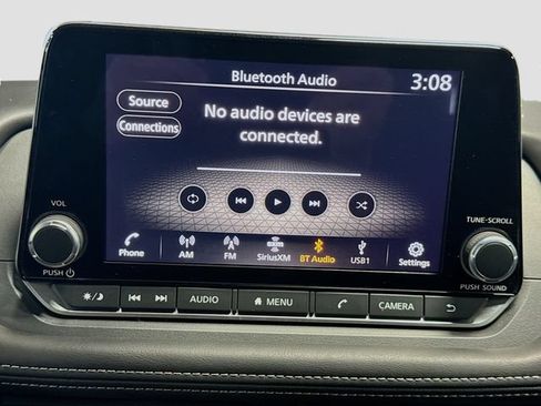 Used 2025 Nissan Rogue S AWD/4WD image 14